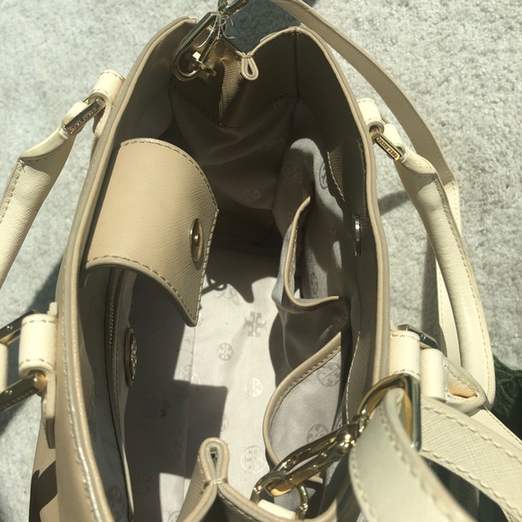 Tory Burch Hand Bag - Picture 8 of 12